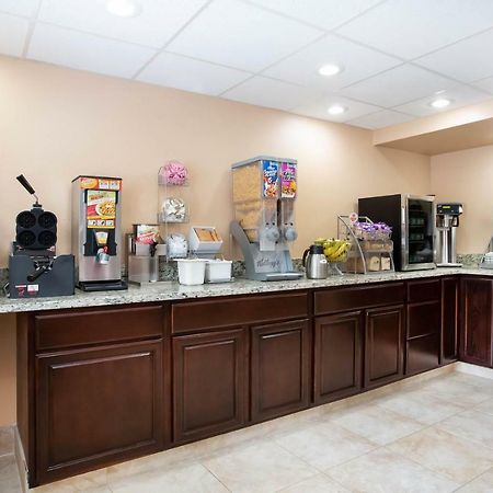 Super 8 By Wyndham Chester/Richmond Area Luaran gambar
