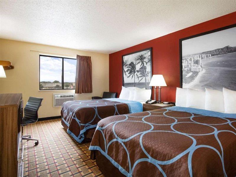 Super 8 By Wyndham Chester/Richmond Area Luaran gambar