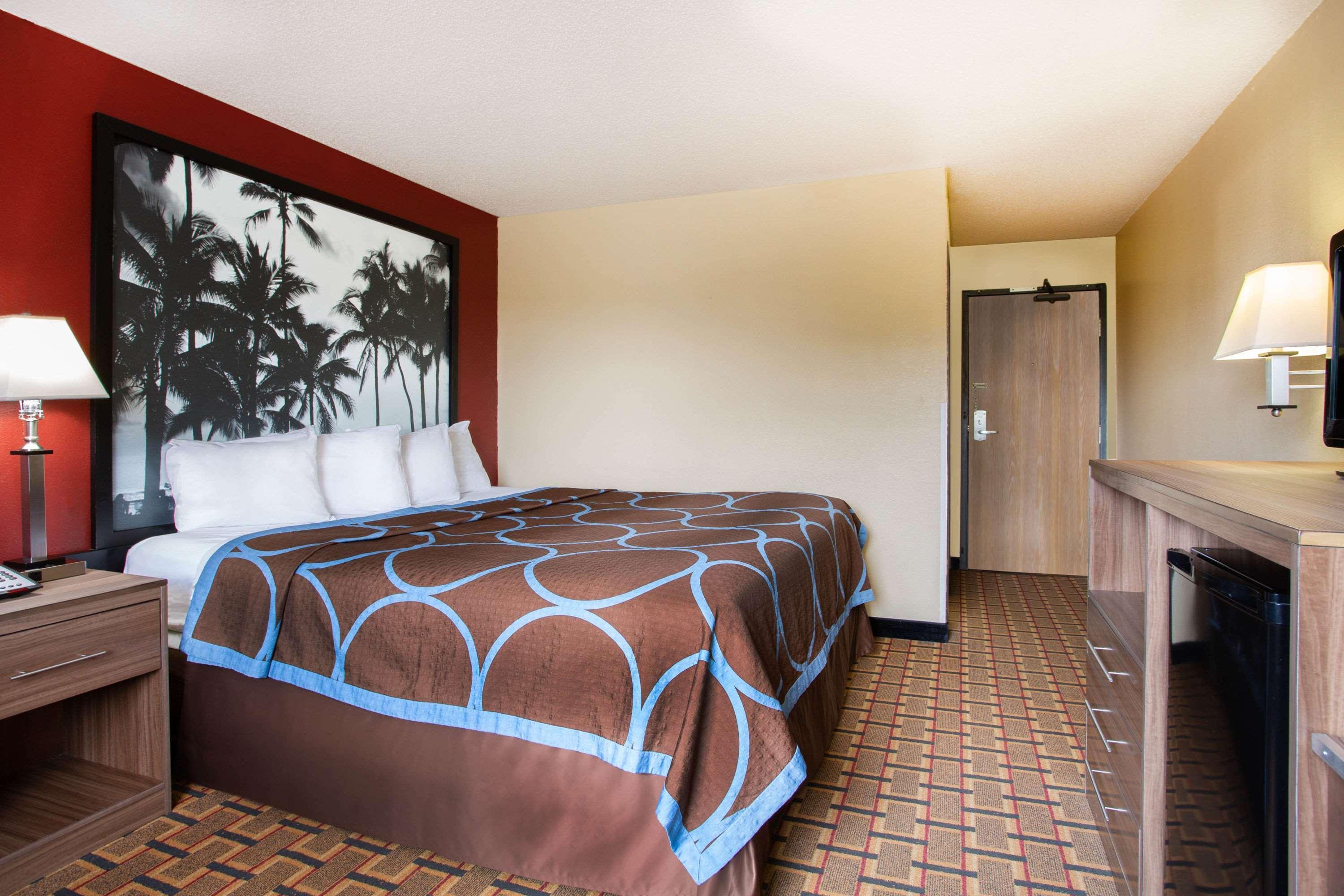 Super 8 By Wyndham Chester/Richmond Area Luaran gambar